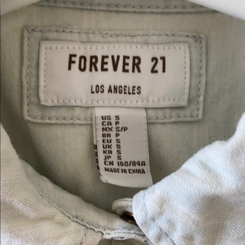 NWOT Button down shirt - Picture 3 of 4